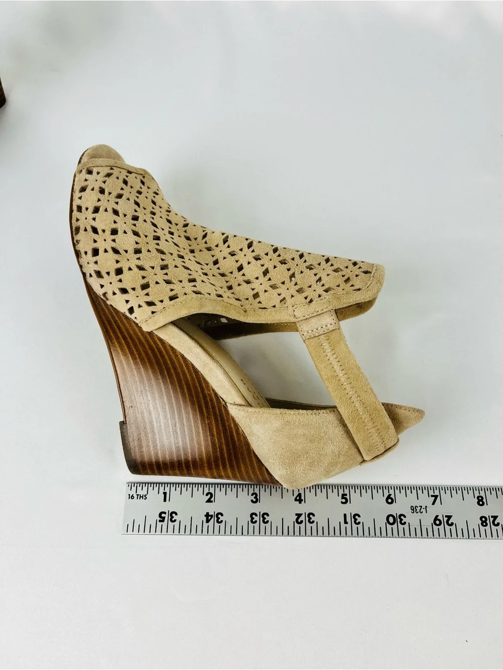 Cole Haan Edie Wedge Peep-toe Sandals Side Cutouts Stacked Wedge Heel Tan Sz 7